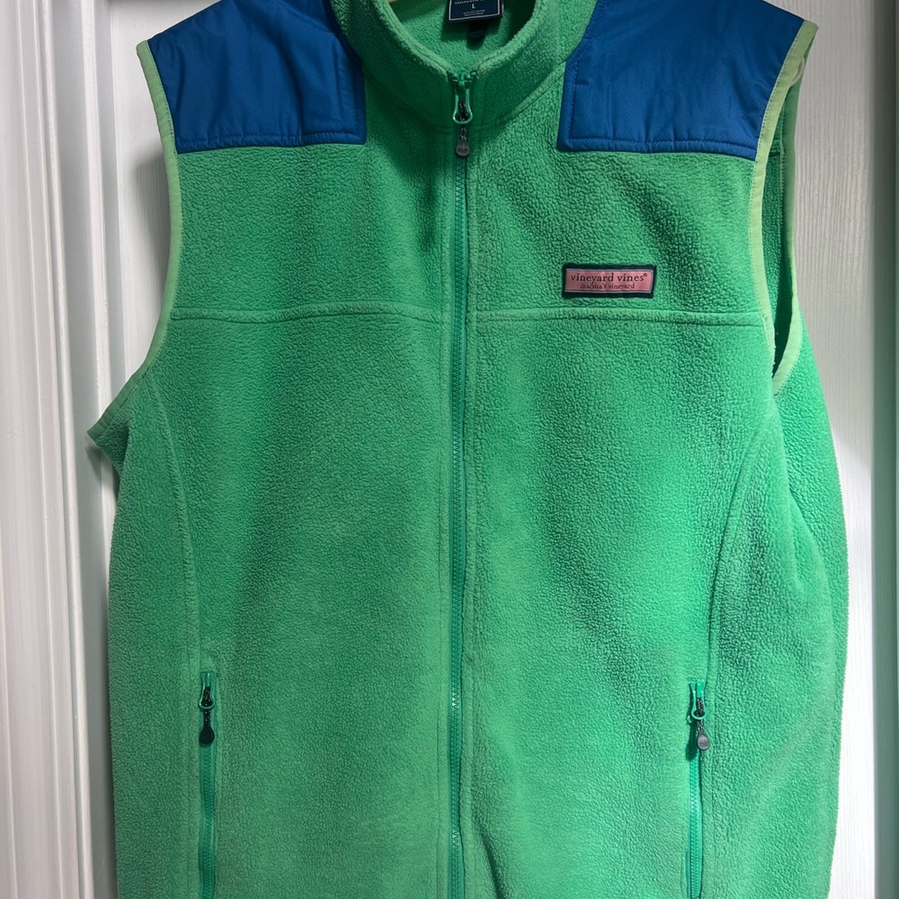 Vineyard Vines Green Fleece Vest with Blue Accents L